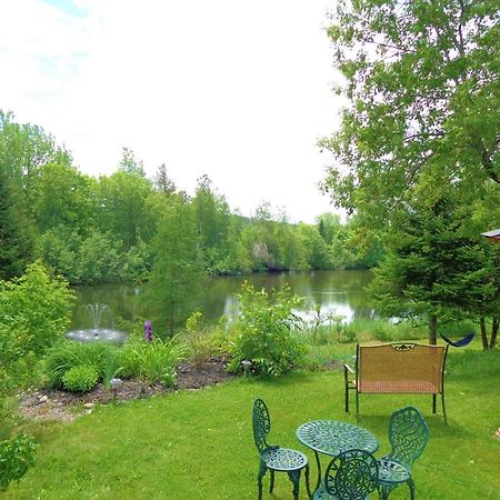 Motel Des Deux Lacs Waterloo ภายนอก รูปภาพ