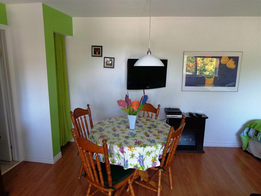 Motel Des Deux Lacs Waterloo ภายนอก รูปภาพ