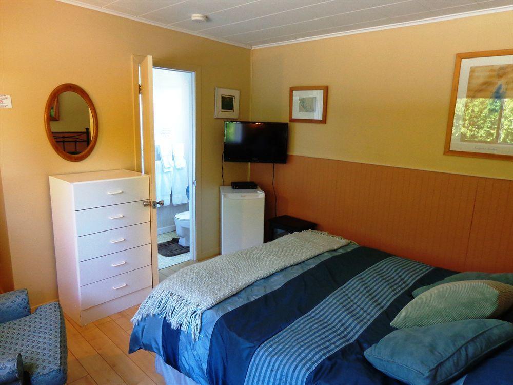 Motel Des Deux Lacs Waterloo ภายนอก รูปภาพ